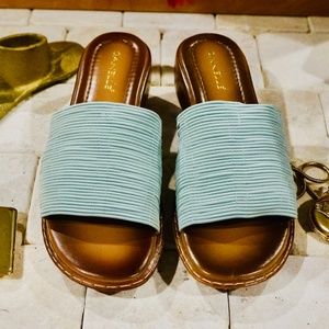 Danelle Sandals Slip-Ons